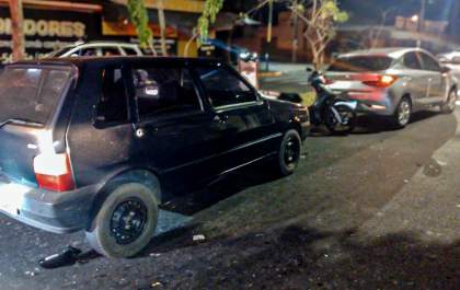 Homem sem habilitação é detido por embriaguez após bater carro atrás de Biz