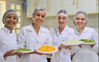Estudantes de Nutrição levam projeto a crianças do Lar Caminho de Nazaré