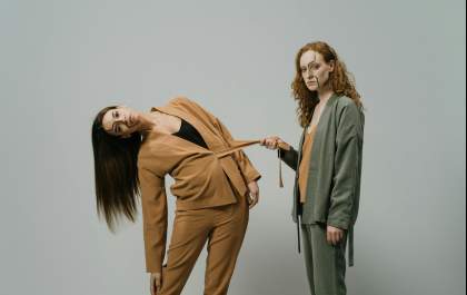 Tendências de moda acessível: como montar looks estilosos com desconto