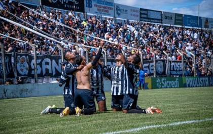 AEA é goleada e perde chance do acesso