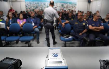 Guardas Municipais de Araçatuba participam de palestra com capitão da Polícia Militar Rodoviária