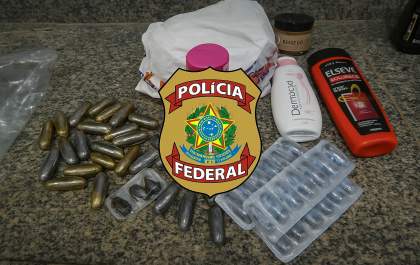 Polícia Federal de Araçatuba prende bolivianos com 3,5 kg em cápsulas de cocaína