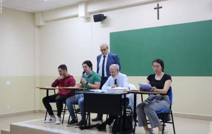 Acadêmicos de Medicina e Direito participam de julgamento simulado no modelo do Cremesp