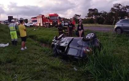 Acidente na Rodovia Marechal Rondon: 5 Vítimas após capotamento de Fiat Mobi em Castilho