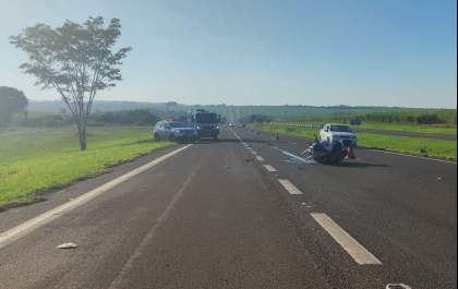 Jovem de 18 anos morre ao bater moto em carreta na Rondon