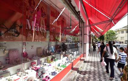 Procon orienta sobre compras on-line e compara presentes para o Dia das Mães