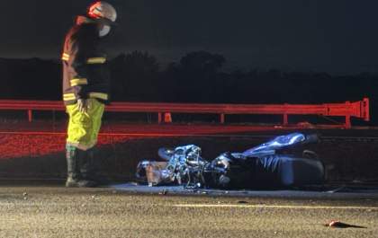 Picape bate na traseira de moto e mulher morre atropelada por ônibus na Rondon