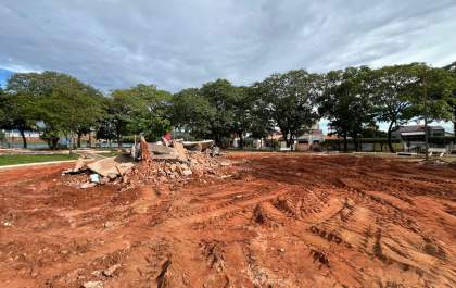 Vereador afirma que todos foram pegos de surpresa com a demolição da Praça