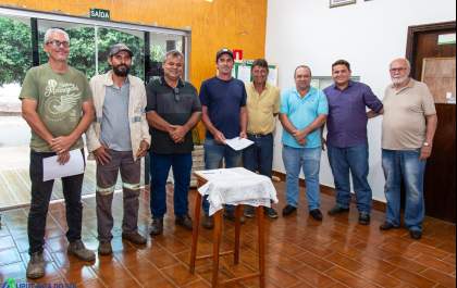 Prefeito Cristiano Eleutério dá posse a 15 novos servidores municipais