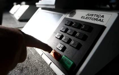 Cármen Lúcia pede que eleitor regularize título até 19 de maio