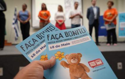 Panfletagem marca encerramento da campanha contra exploração e abuso sexual infantojuvenil