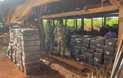 PF e PMPR localizam depósito ilegal com mais de 2 toneladas de maconha no PR