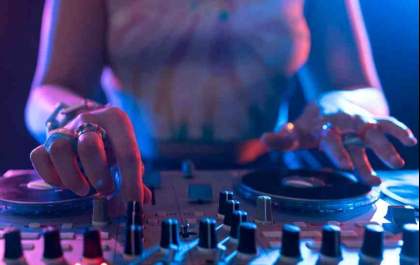 Abertas inscrições para oficinas gratuitas de discotecagem e produção musical