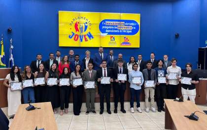 Parlamento Jovem toma posse na Câmara Municipal de Três Lagoas