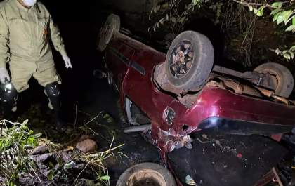 Motorista morre após carro cair de ponte em MS