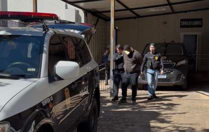 Polícia Civil prende acusado de matar ex com tiros no rosto e amigo dela em Valparaíso