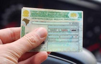 Novos motoristas terão que fazer exame toxicológico para tirar CNH