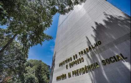 Empresários e deputados pressionam por revogação de portaria que restringe comércio em feriados