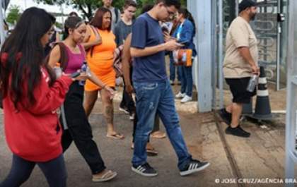 Candidatos isentos de taxa do Enem recebem orientações pelo Gov.br