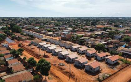 Prefeitura está construindo 50 casas do Jardim Violetas para famílias de baixa renda