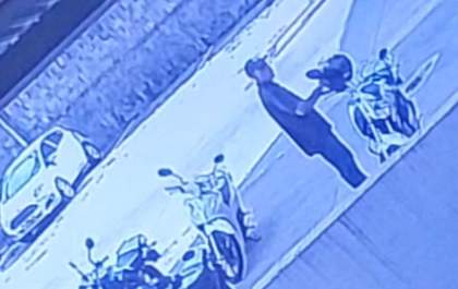 Jovem tem moto furtada durante entrega em shopping na Pompeu