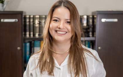 Kelly Lima une experiência jurídica e credenciamento para oferecer segurança nas negociações imobiliárias