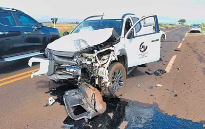 Motorista morre em colisão frontal entre carro e caminhonete na BR-463