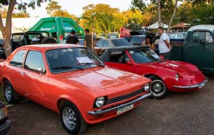 Clássicos sobre rodas: 13º Encontro de Carros Antigos promete muita diversão