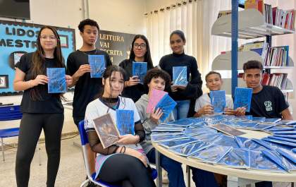 Alunos de escola pública de Araçatuba lançam livros em projeto que une professores de Matemática e Língua Portuguesa