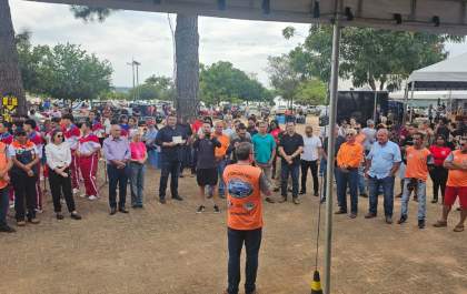 13º Encontro de Carros Antigos de Três Lagoas atrai multidão e encanta público