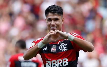 Luiz Araújo brilha no Flamengo e volta aos EUA para disputa Mundial