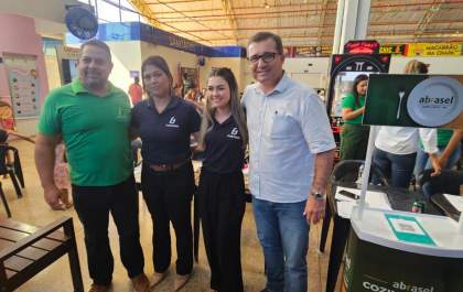 Feirão da Oportunidade movimenta Feira Central com vagas e entrega de currículos