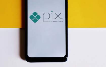 Banco Central suspende mais três instituições do Pix após ataque cibernético com desvio de R$ 530 milhões