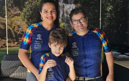 Família de ciclistas transforma esporte em ferramenta de inclusão e superação com o filho autista