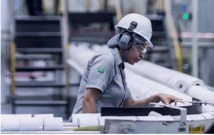 Suzano mantém estratégia firme e segue com produção total