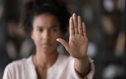 Nova lei exclui atenuantes e prescrição reduzida para crimes sexuais contra mulheres