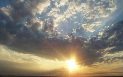 Sol e calor marcam o dia em Três Lagoas, sem previsão de chuva