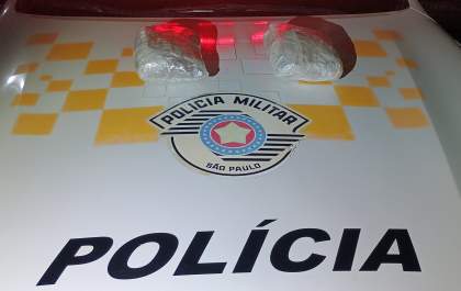 Jovem de 23 anos é presa com 1 quilo de skunk na bolsa
