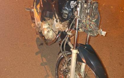 Jovem morre em grave acidente de moto; passageira está internada em estado grave