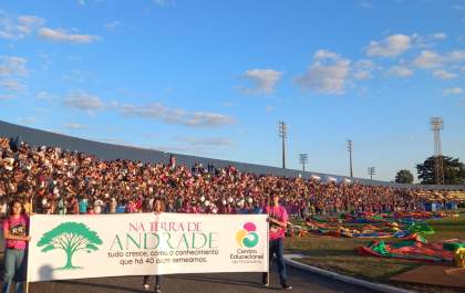 CEA celebra os 88 anos de Andradina com homenagem educativa e simbólica no desfile comemorativo