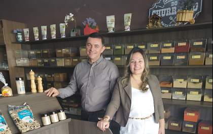 Tempero artesanal e saúde no prato: Rota do Tempero amplia vendas no atacado e conquista lojistas da região