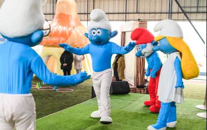Caravana Sicredi & Smurfs leva educação ambiental para 17 mil crianças do Paraná e São Paulo