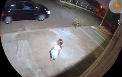 Moradora faz alerta após homem suspeito abordar crianças em frente de casa no bairro Santa Cecília