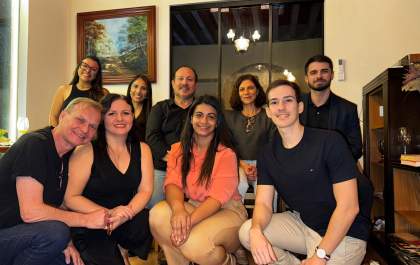 Clube “Entre Livros, Xícaras e Taças” realiza sua primeira reunião em clima de descontração e boas leituras