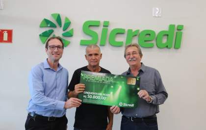 Associado Sicredi ganha R$ 50 mil em campanha 'poupança premiada'