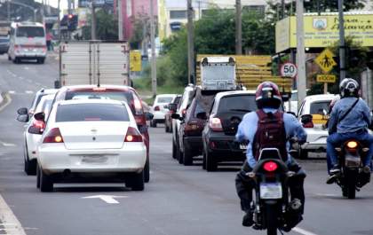 Curso gratuito de pilotagem segura busca frear alta de acidentes com motociclistas em MS