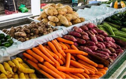 Mamão, quiabo e batata estão entre os produtos que mais caíram de preço na Ceasa-MS