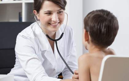 Pediatras apelam por licença-paternidade de 1 mês como estratégia de desenvolvimento humano