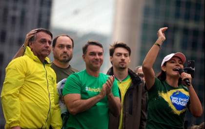 Moraes Autoriza Visitas de Familiares a Bolsonaro em Prisão Domiciliar