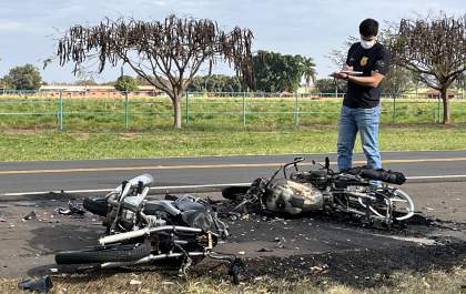 Motociclistas morrem em colisão frontal na SP-463 em Araçatuba